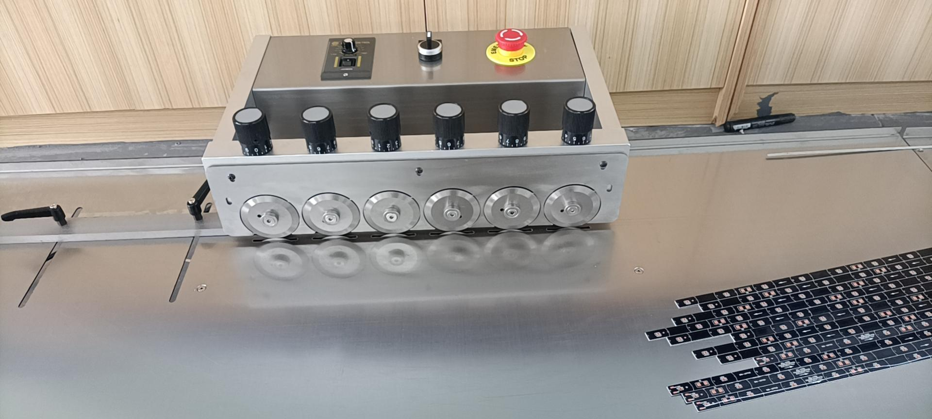 YSL-750燈條分板機(jī)- YSL-750燈條分板機(jī)批發(fā)價(jià)格,市場(chǎng)報(bào)價(jià),廠家供應(yīng),宇順力yb-smt.com